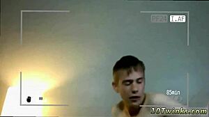i watch white men bareback fuck in live show, so hot