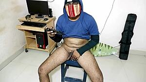 Mobile porn viewer appreciates fixed on tight shots of aroused penis