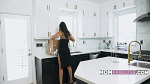 Momfreeuse Haunting Of The Freeuse House