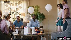 Aman, Casey Calvert ile bebek duşu çılgın gangbang'e dönüştü!