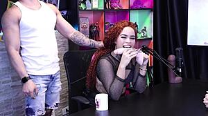 safada emy shows blowjob with dildo