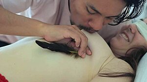 Uh, nějaký cizinec se mi právě vloupal do hotelového pokoje, kámo!