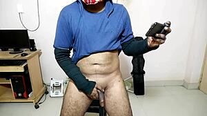 Mobile porn viewer appreciates fixed on tight shots of aroused penis