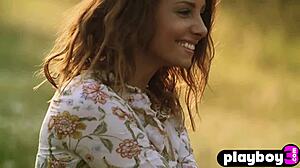 Anetta Keys' outdoor solo show: breasts, flexing, and a little sensual dance