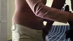 Min svägerska älskar att rida på stor kuk helt och hållet