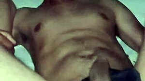 mi compa hetero, quieres experimentar con mi monster cock?