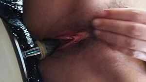 Babe fucks in car close-up for tutorial