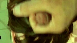 Yo, pelacur Perancis dalam baju satin ketat beri blowjob liar dan rimming!