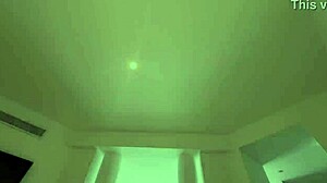 Fanget min romkamerat som onanerte, så jeg måtte bare knulle henne