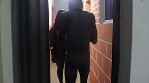 Esposa do Senhorio Recebe Cavalgada e Chupada Dura de BBC