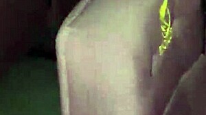 Darcy Dark sinemada büyük sik ve oral seks ile yoğun kamusal seks yapıyor