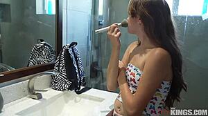 По дяволите! Мръсната табу мацка жадува за по-стар кур за диво ебане!