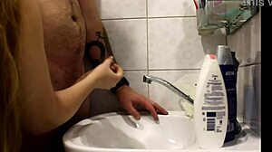 Помогнах му с утринната ерекция в аниме стил