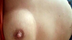 ติดใจช่วยตัวเองนมเล็กจนน้ำแตก โซโลสมัครเล่น