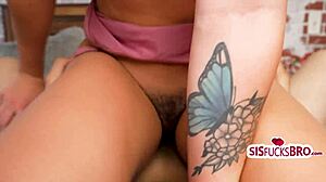 Whoa, sora vitregă Chanel Camryn cu pizda păroasă se face futută în acțiune POV!