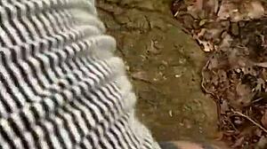 Prins futând în parc, am ejaculat în ea cu gemete intense!