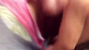 タイトなマンコをいじって激しく潮吹きさせるまで