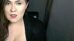 Stepmamma avslöjar mörka hemligheter i extrema solo-bekännelser hemma