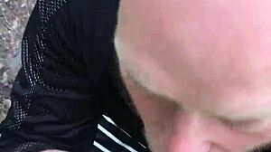 Ei, quer chupar meu pau na floresta agora?