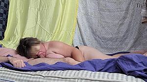 Mature MILF geeft lange blowjob voor intense anale actie