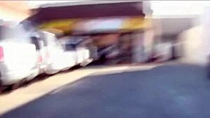 Unge og gamle tyske lesber utforsker barfot lyster