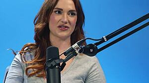 Up Close Solo Masturbation with Curvy Siri Dahl in Full Orgasm Scene