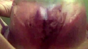 Nafouklá kunda těsná a oteklá po intenzivní hardcore akci