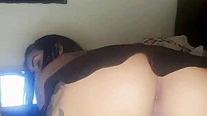 Hot student Bia shows off without panties