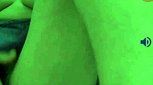 베트남 미녀가 뜨거운 파트 1 액션에서 빛나