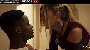 يا! شاهد باتي كيمبرلي تنيك شاب مع زب عملاق!