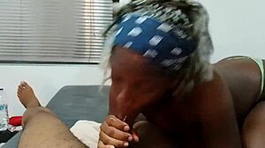 Jhodez1 deepthroat batang besar dengan bontot ke atas.