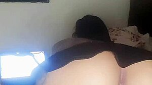 Hot student Bia shows off without panties