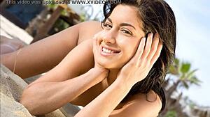 modelz beauty wants to play