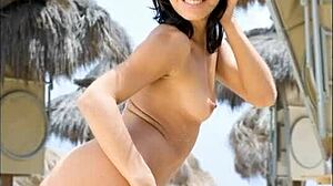 modelz beauty wants to play