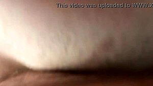 Η κλειτορίδα μου καίει, φίλε, κάνε κάτι με αυτόν τον τεράστιο πούτσο!