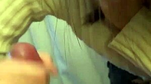 Hey, check out this novia putita swallowing everything