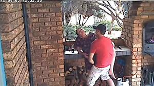 तुम मेरी स्किसरहोल्ड ह्यूमिलिएशन से नहीं बच सकते