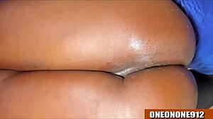 I love fingering my wet pussay with toys