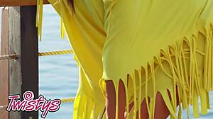 Zelda boldly strips stunning body outdoors