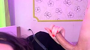 Bu Lezzetli Yarrağı Benimle Hemen Paylaşmak İster misin?