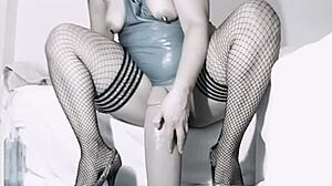 Yo, Lihat Cougar Latina Masukin Mainan Besar Hankeys Dalam Dalam.