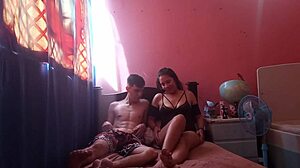 Милф записывает, как трахает пасынка, он всегда хотел потрогать ее жопу 😏