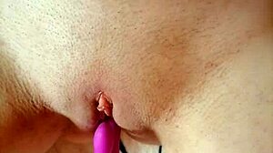 Deli maszti with toys and vibrator for fun