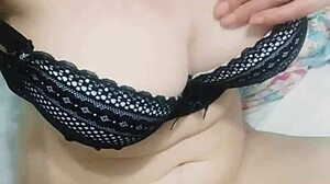 Arianna's hot milf orgasm 😍