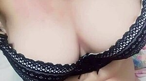 Arianna's hot milf orgasm 😍