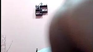 bailando sensual en la noche