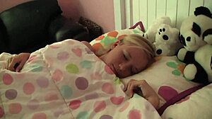 Tracey Sweet, 18, dobi dlakavo pičko močno preluknjano