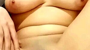 Babe Sexy Colombiană Arată Curbele Ei Uimitoare și Farmecul