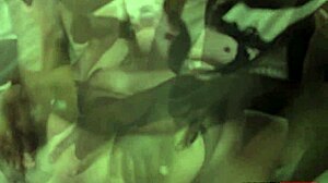 맨디 뮤즈의 엉덩이가 강렬한 4대1 애널 갱뱅에서 박혀