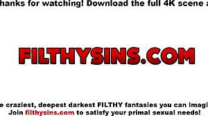 Damion Dayski чука в дупето възбудената Summer Vixen с дълбок вътрешен финал